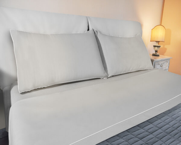 Completo Letto Raso di Puro Cotone Tinto in Filo